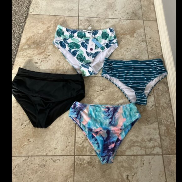 🎃3/$10 SALE🎃Bikini Bottoms Bundle 4 Pairs (3 size xl & 1 size large) All New - Picture 1 of 5